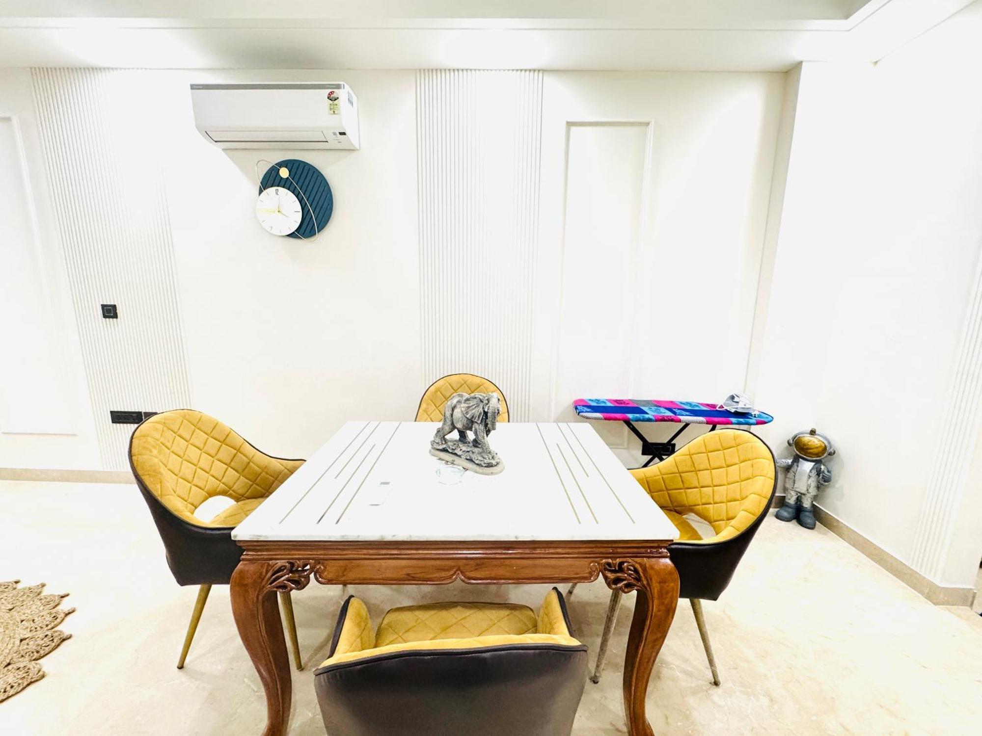 Divine India Service 3bhk,j-267 Apartment New Delhi