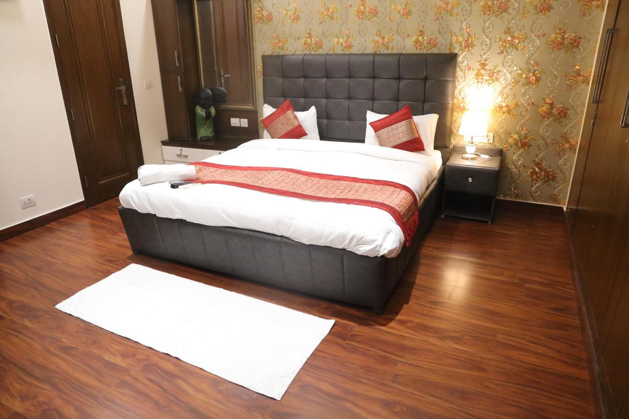 Divine India Service 3bhk,j-267 New Delhi