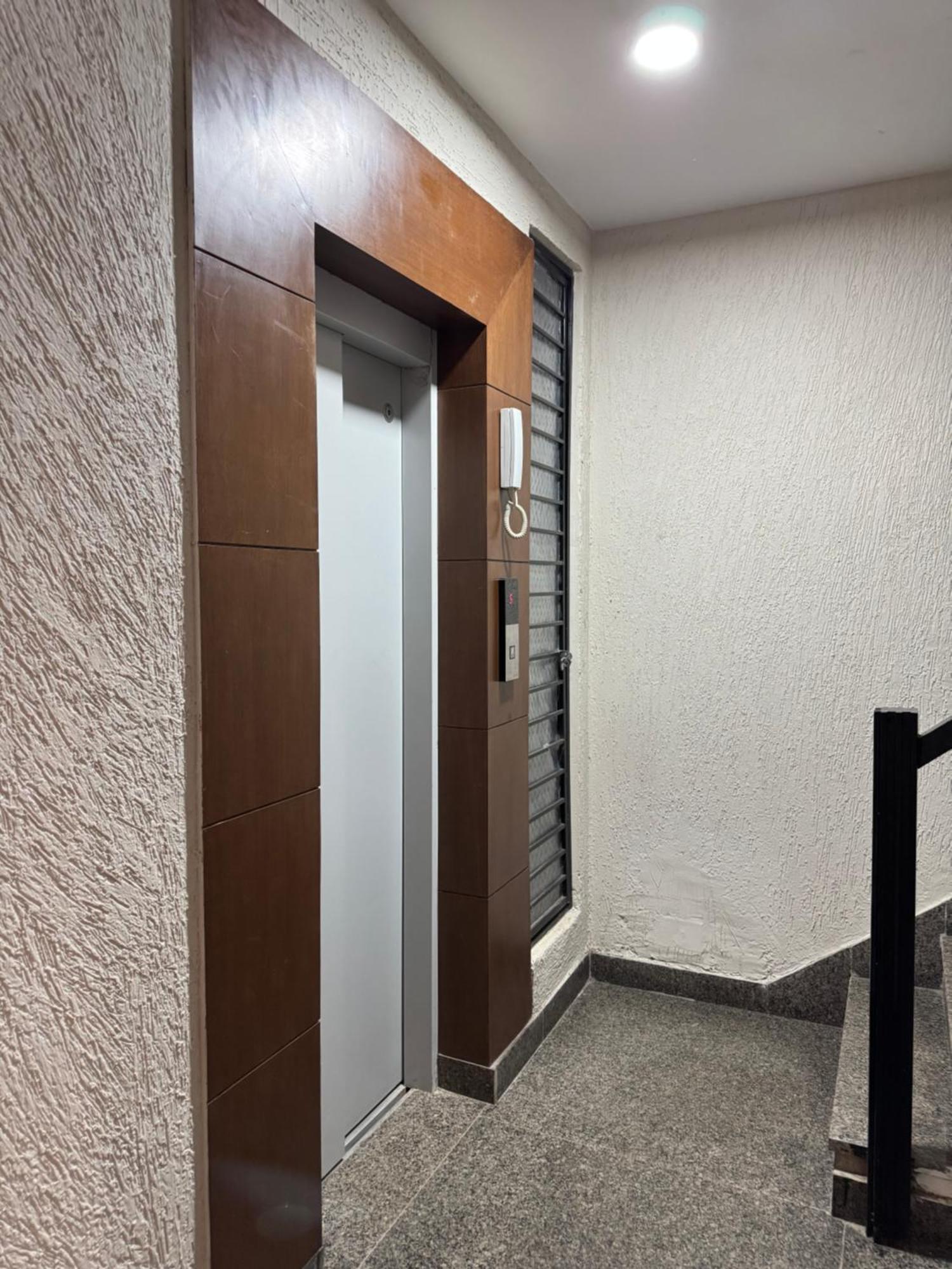 Divine India Service 3bhk,j-267 * New Delhi
