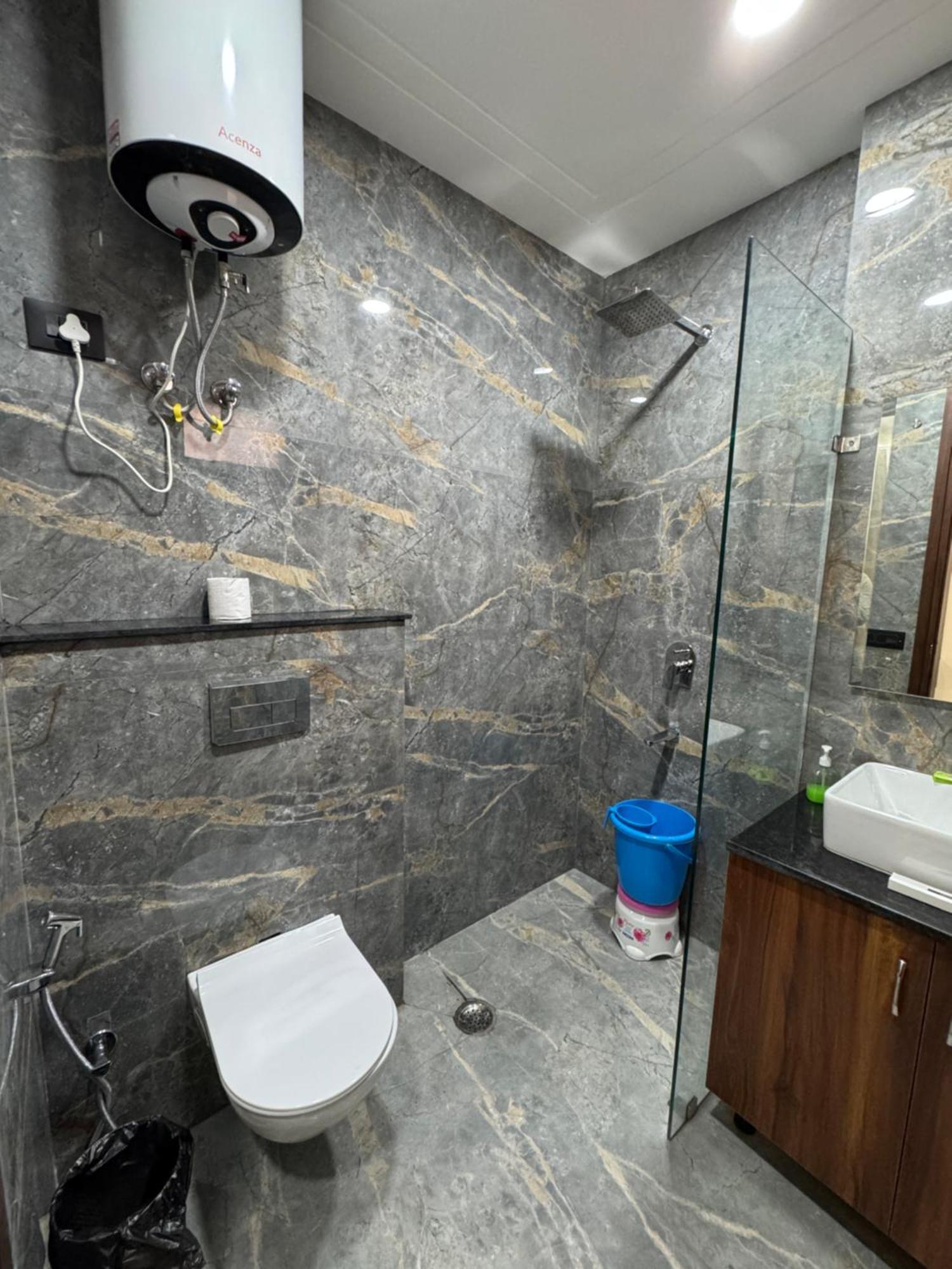 Divine India Service 3bhk,j-267 Apartment *